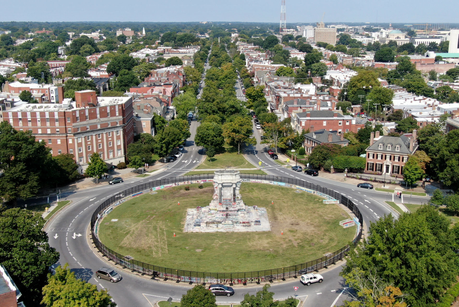 Monument Ave. without Robert E. Lee statue